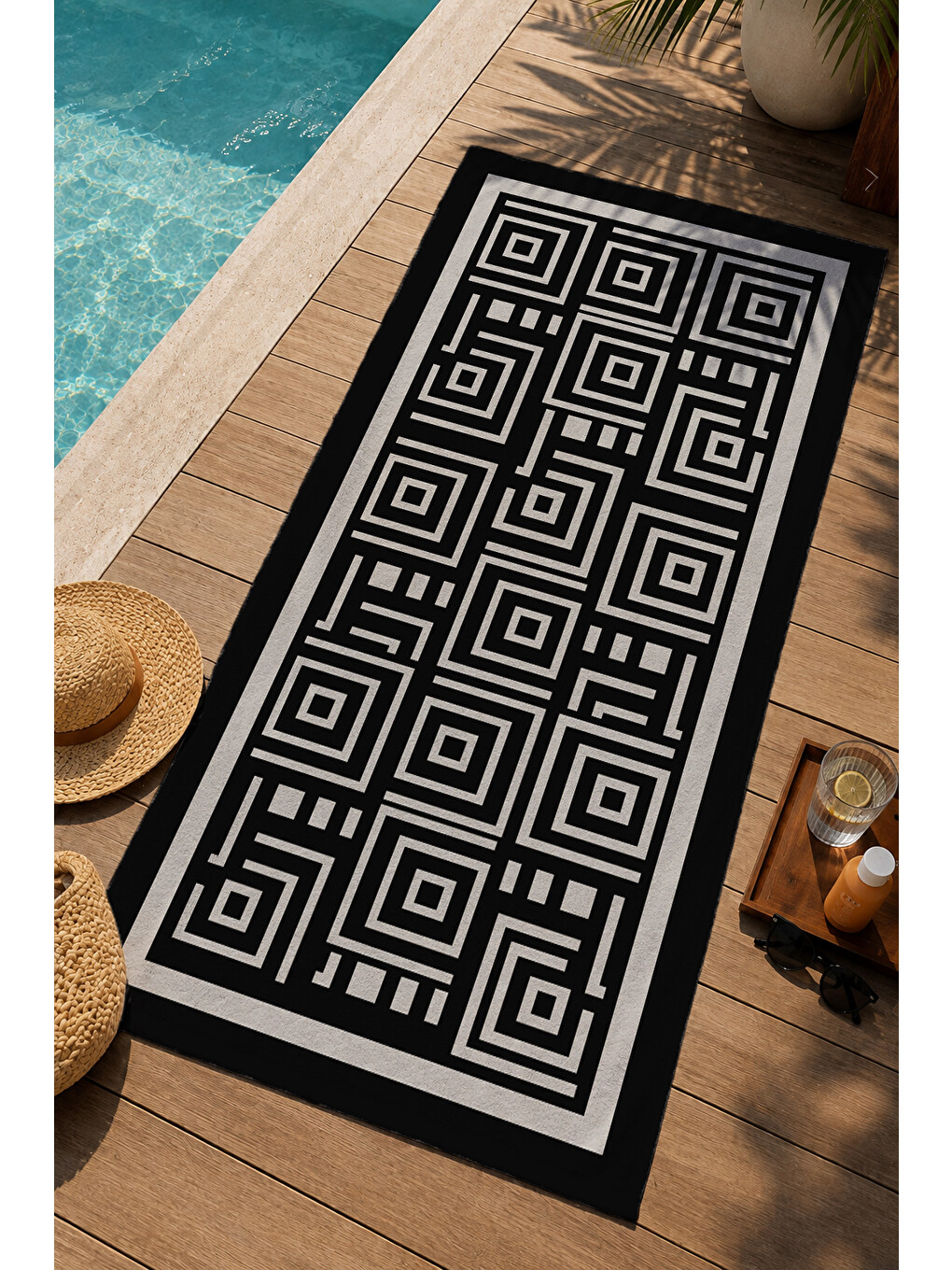 Siyah Beyaz Labirent Geometrik Desenli 70x150 Cm Dijital Baskılı Plaj Ve Banyo Havlusu-2