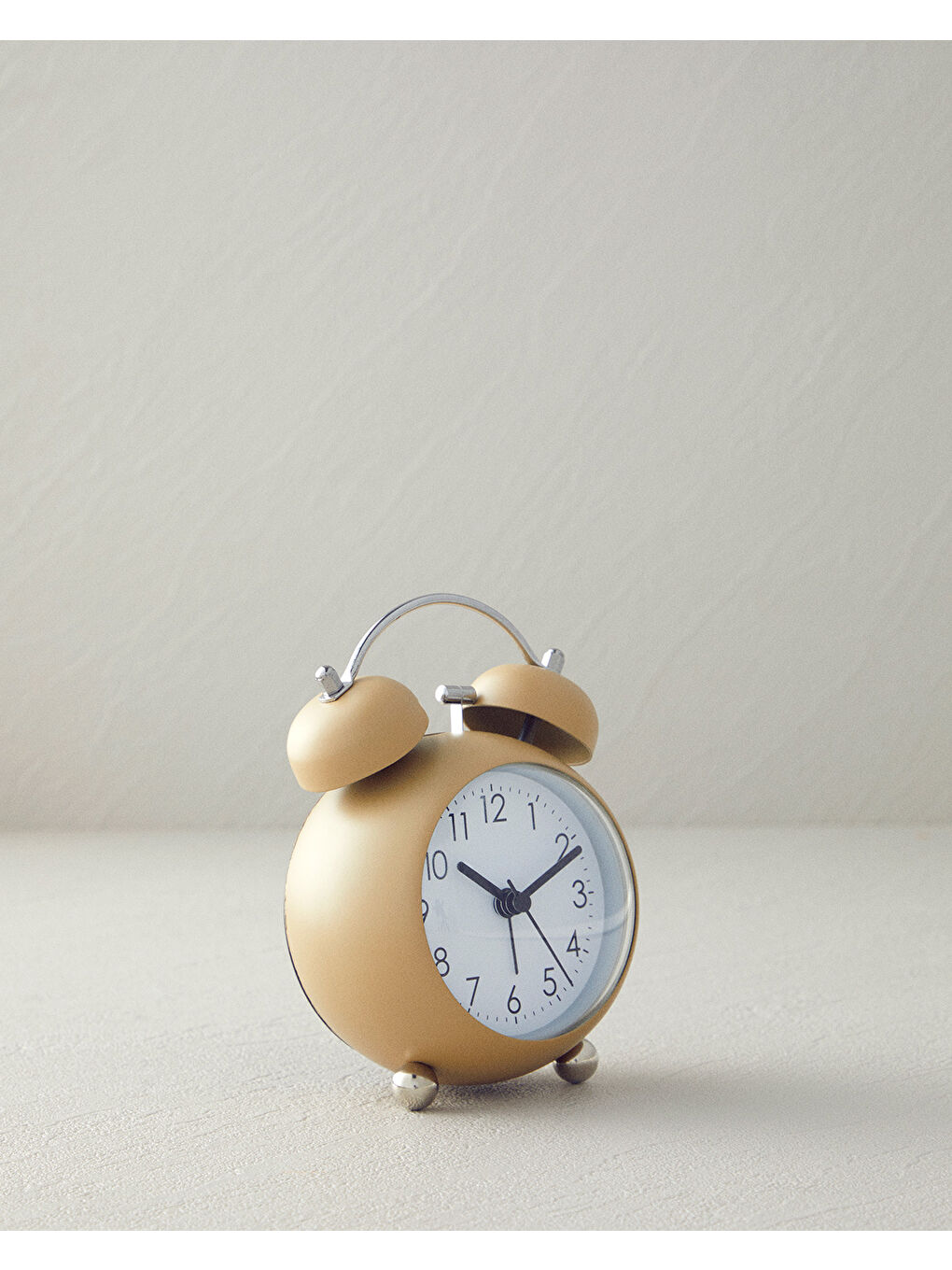 Chelsy Metal Masa Saati Bej-1