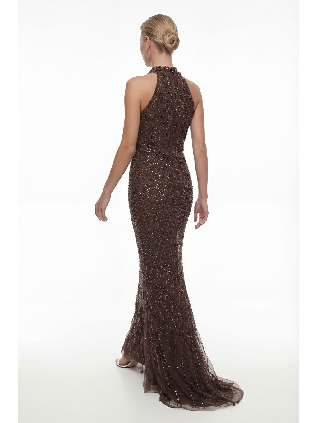 Kadın Kahverengi Dar Kalıp Halter Yaka Taşlı Uzun Balık Abiye Elbise-5