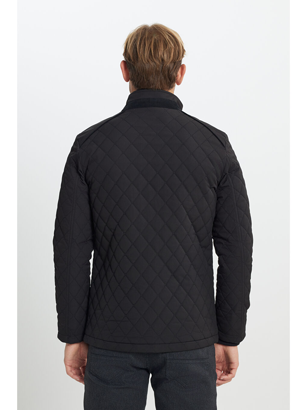 Erkek Siyah Standart Fit Normal Kesim Dik Yaka Kapitone Desenli Çıtçıtlı Yan Cepli Overcoat-7