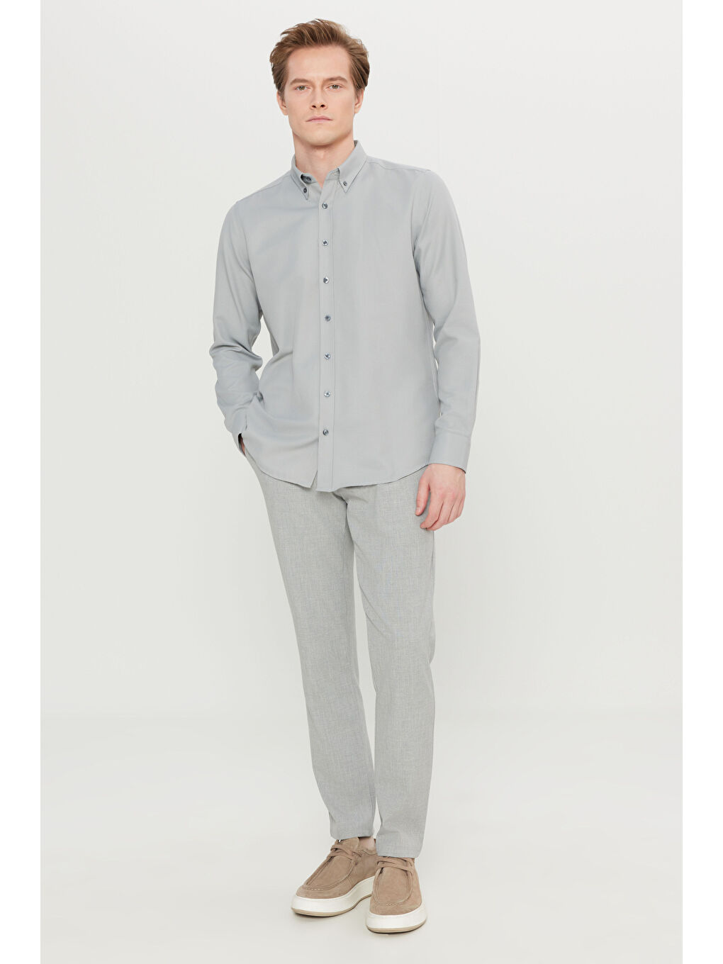 Erkek Gri Pamuklu Tailored Slim Fit Dar Kesim Düğmeli Yaka Armürlü Gömlek-1