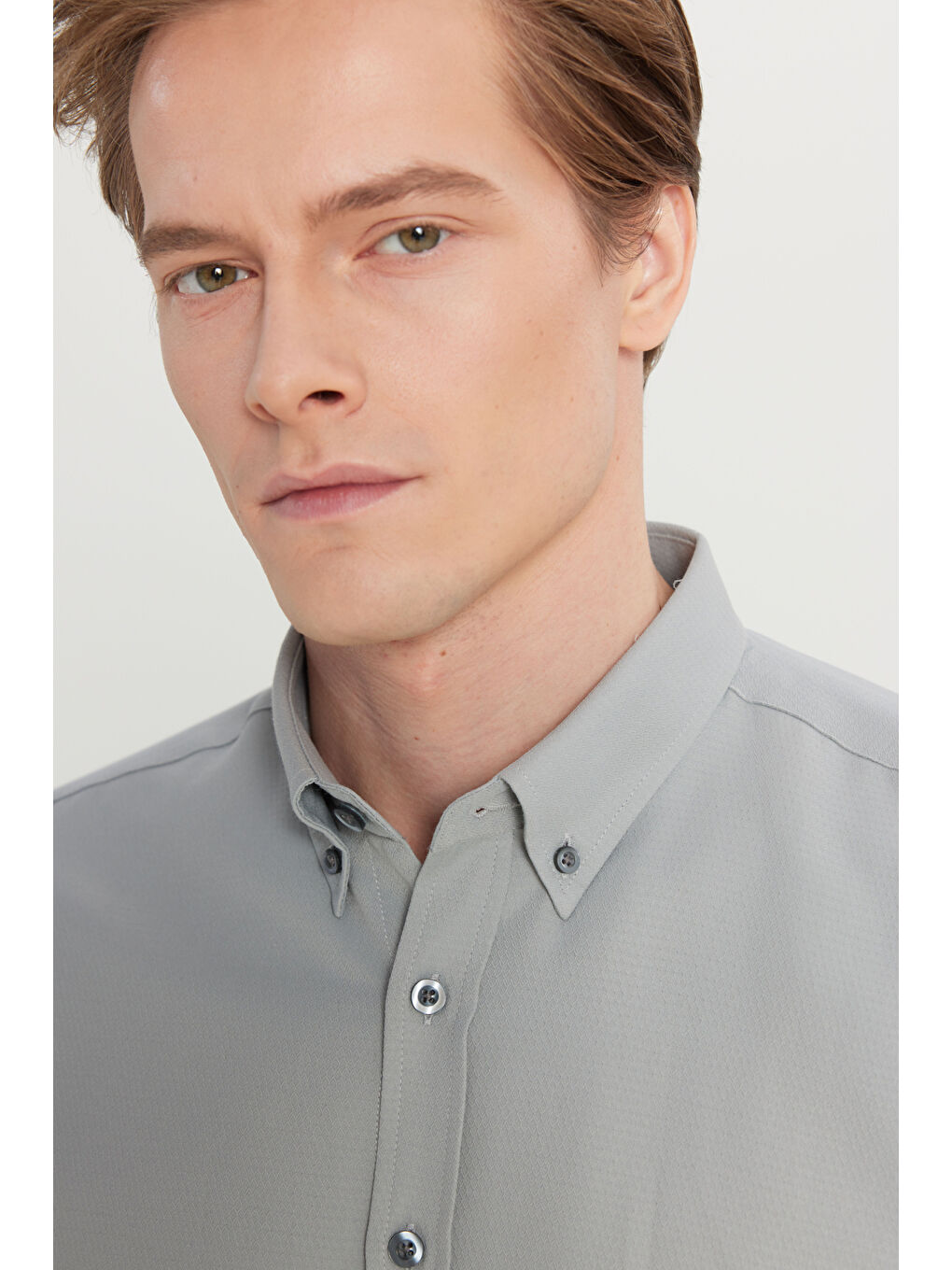 Erkek Gri Pamuklu Tailored Slim Fit Dar Kesim Düğmeli Yaka Armürlü Gömlek-3