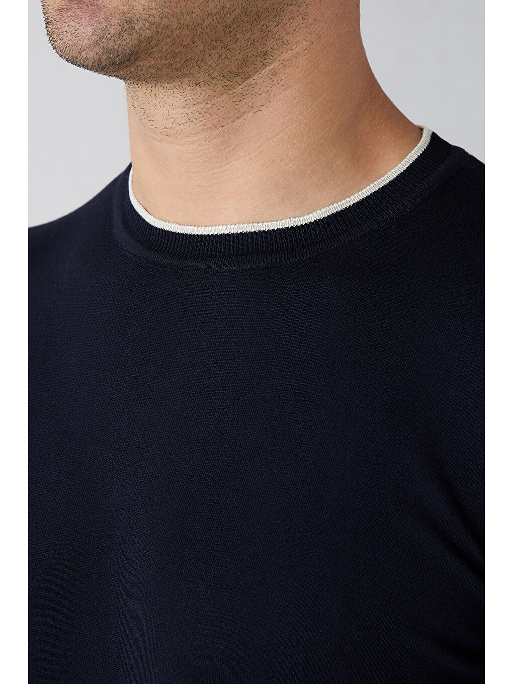 Lacivert Bisiklet Yaka Regular Fit Ribana Detaylı Tişört-2