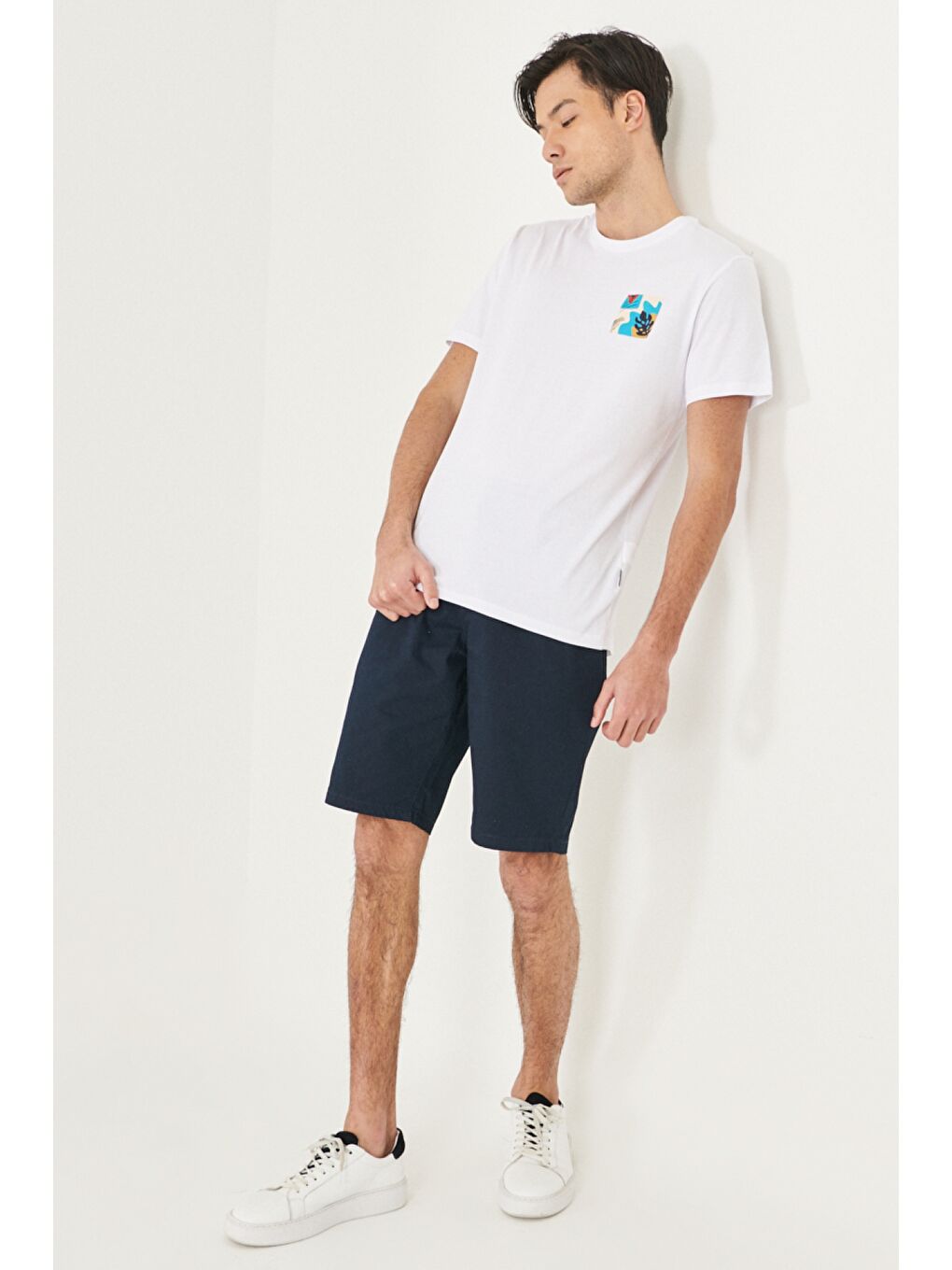 Erkek Lacivert Slim Fit Dar Kesim Armürlü %100 Pamuk Casual Chino Şort