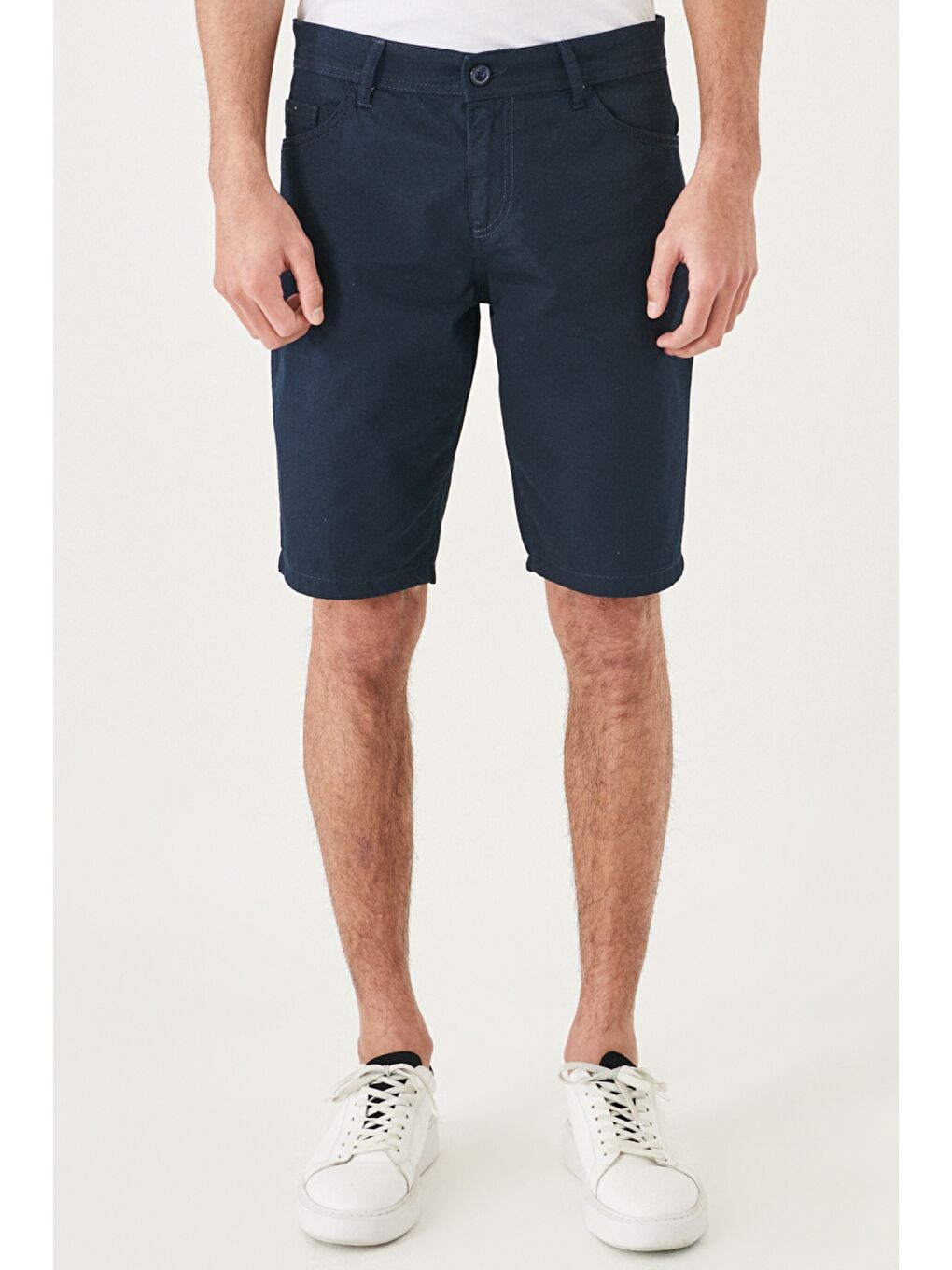 Erkek Lacivert Slim Fit Dar Kesim Armürlü %100 Pamuk Casual Chino Şort-1