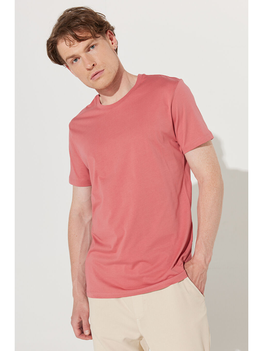 Kahverengi Erkek Kiremit Slim Fit Dar Kesim %100 Pamuk Bisiklet Yaka Kısa Kollu Tişört-2