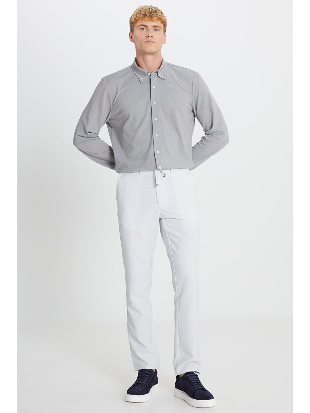 Erkek Gri Slim Fit Beli Bağlamalı Gofre Desenli Yan Cepli Casual Pantolon-2