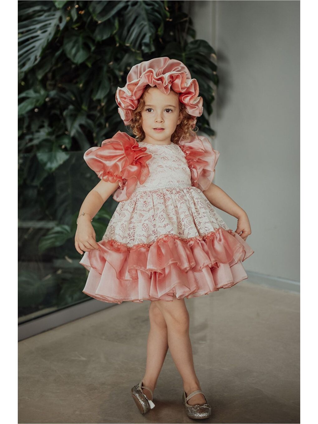 Pembe Özel Tasarım Kız Çocuk Şapkalı Elbise , Kısa Kız Çocuk Elbisesi, Aksesuarlı Çocuk Abiye