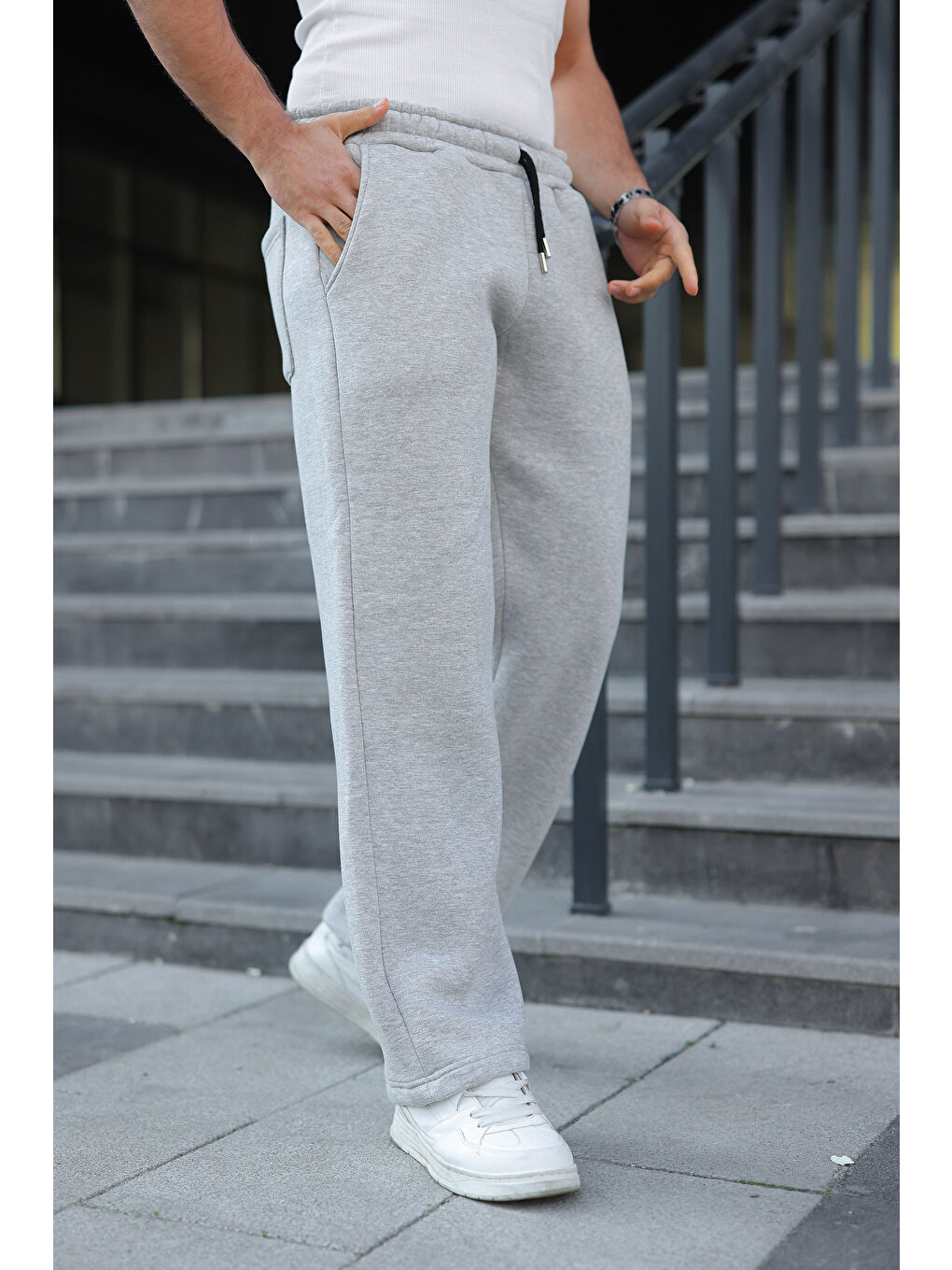 Erkek Bol Paça Beli Lastikli Gri Eşofman Altı-1