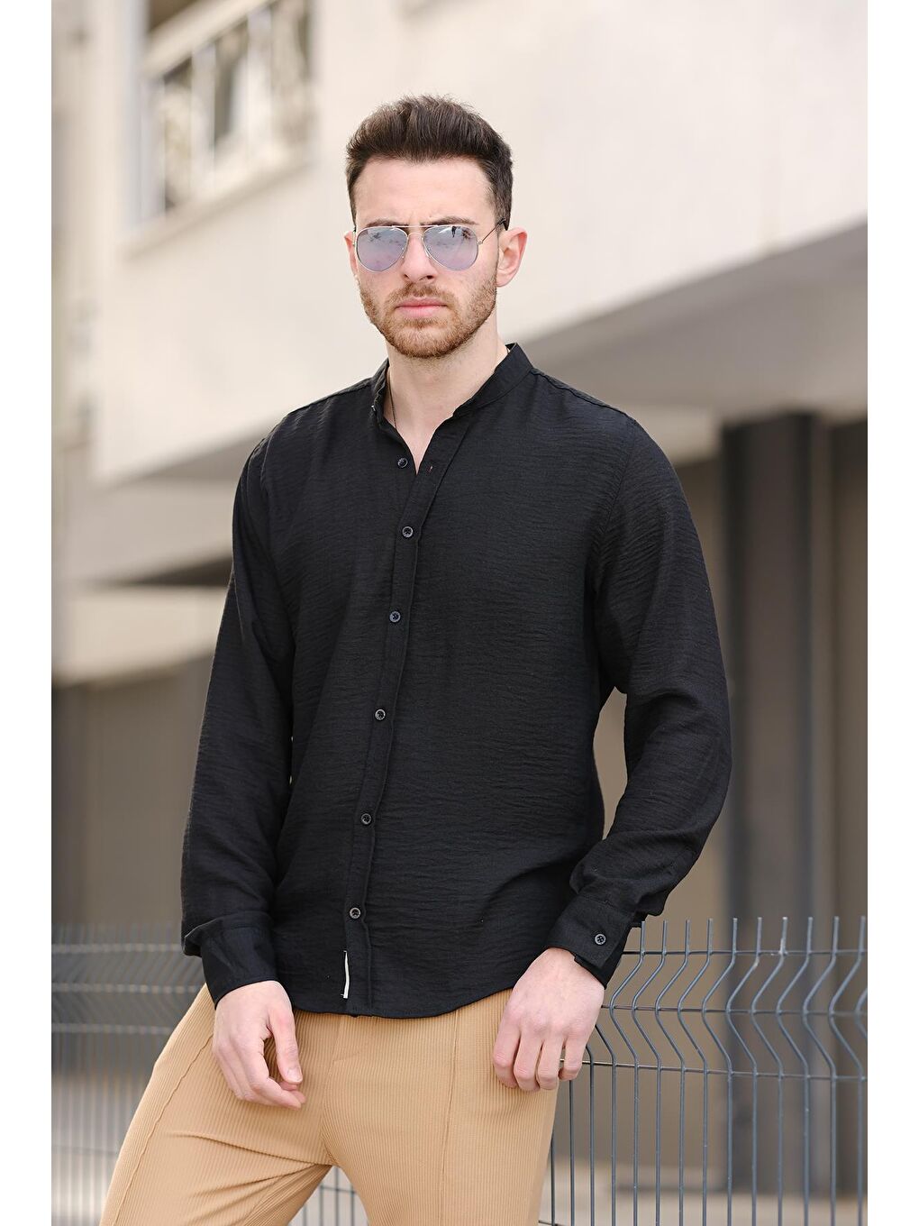 Siyah Kırınkıl Desen Hakim Yaka Erkek Gömlek-1