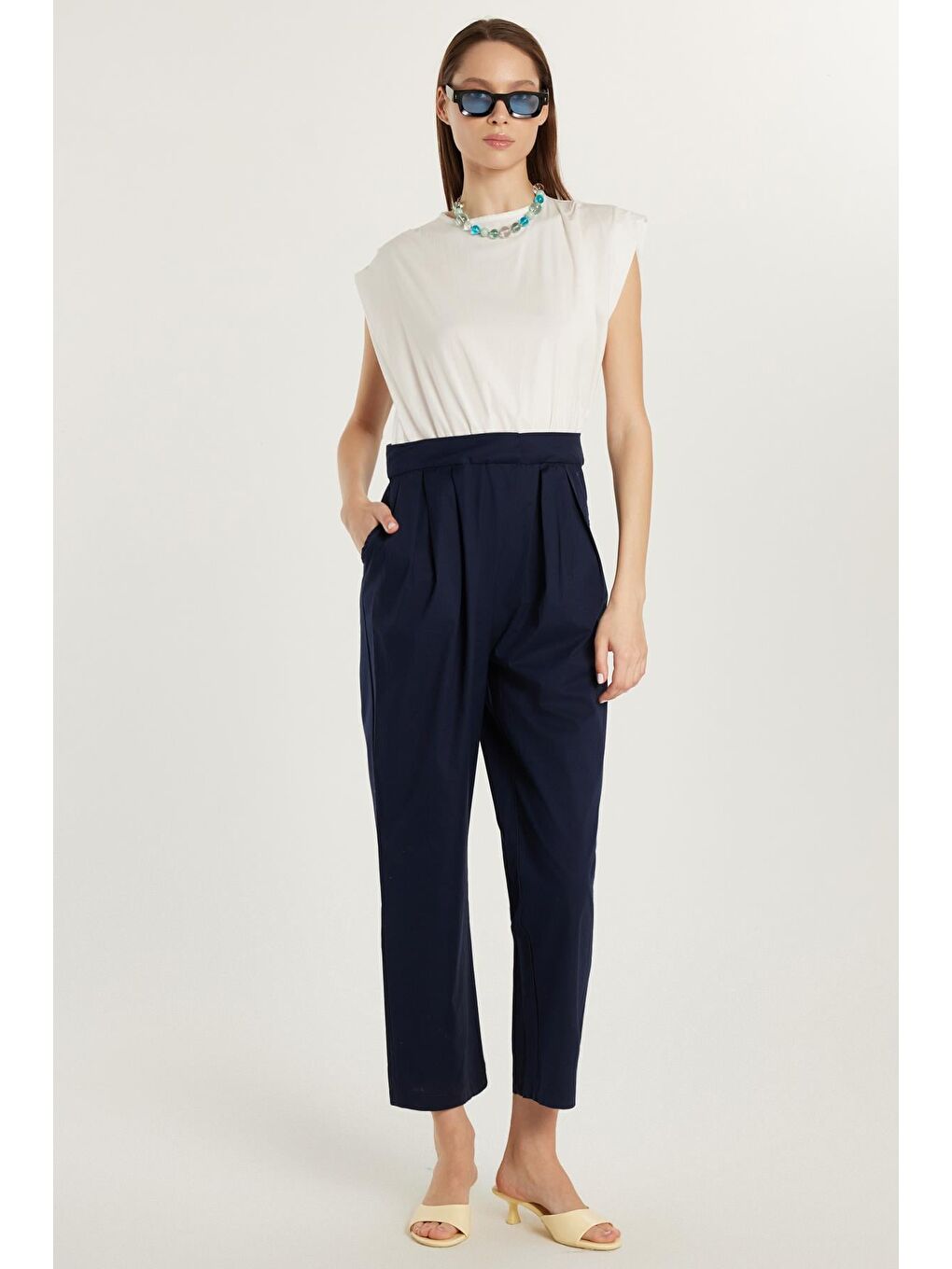 Karışık Kadın Slim Fit Dar Kesim Sıfır Kollu Cepli Bisiklet Yaka Tulum