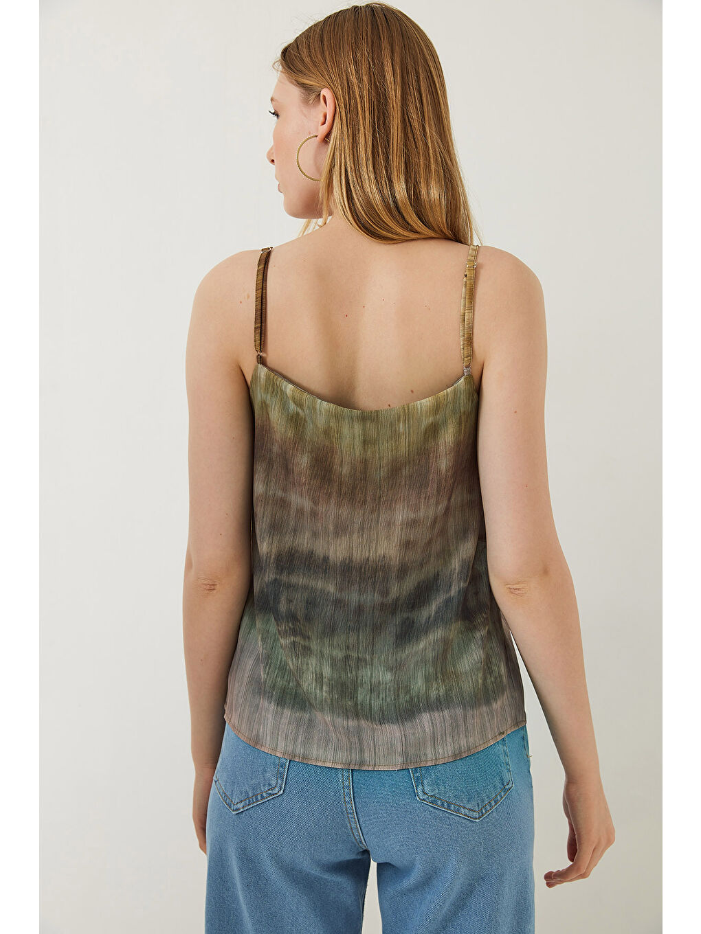 Karışık Kadın Kontrast Geçişli Askılı Aksesuar Detaylı Bluz-5