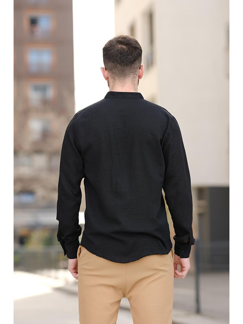 Siyah Kırınkıl Desen Hakim Yaka Erkek Gömlek-3