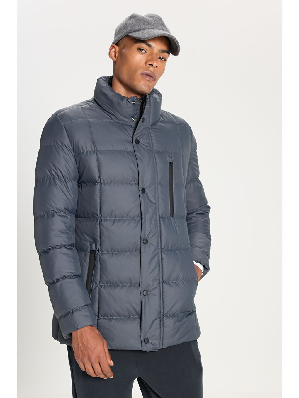 Erkek Antrasit Standart Fit Normal Kesim Dik Yaka Yan Cepli Mont-3