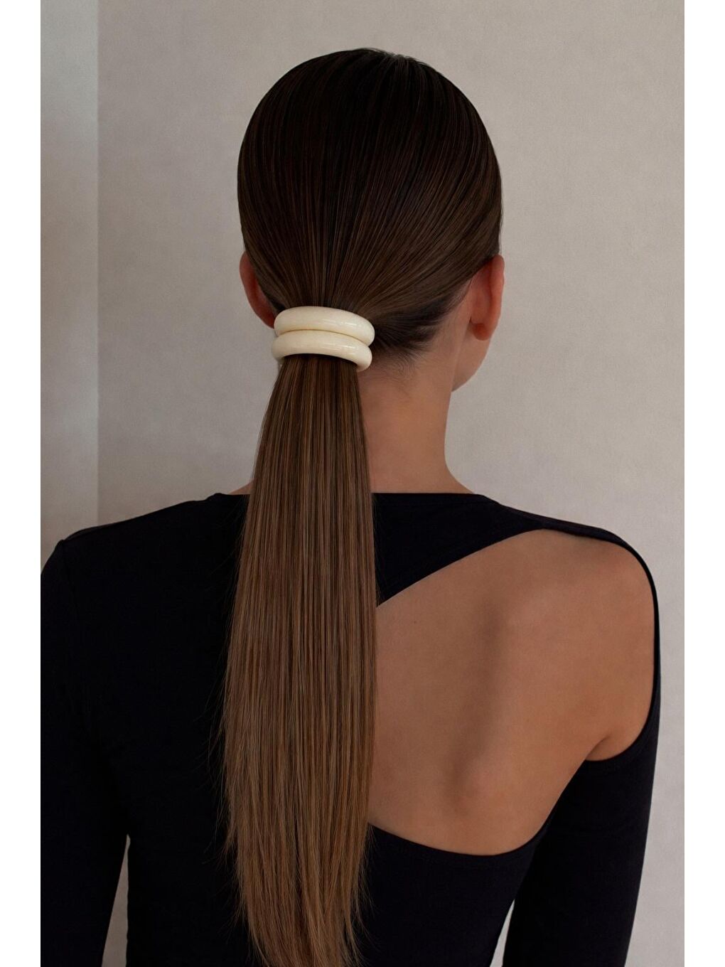 Oval Kemik Aksesuarlı Lastik Toka Ekru