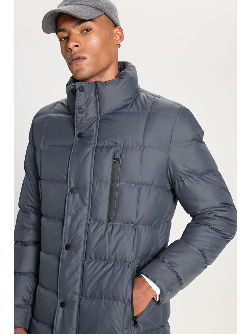 Erkek Antrasit Standart Fit Normal Kesim Dik Yaka Yan Cepli Mont-6