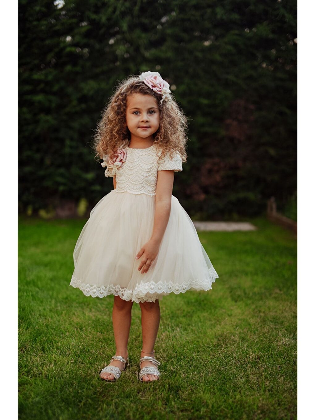 Ekru Saç Aksesuarlı Kısa Abiye Elbise, Kız Çocuk Parti Elbisesi, Dantel Detaylı Elbise_T2231