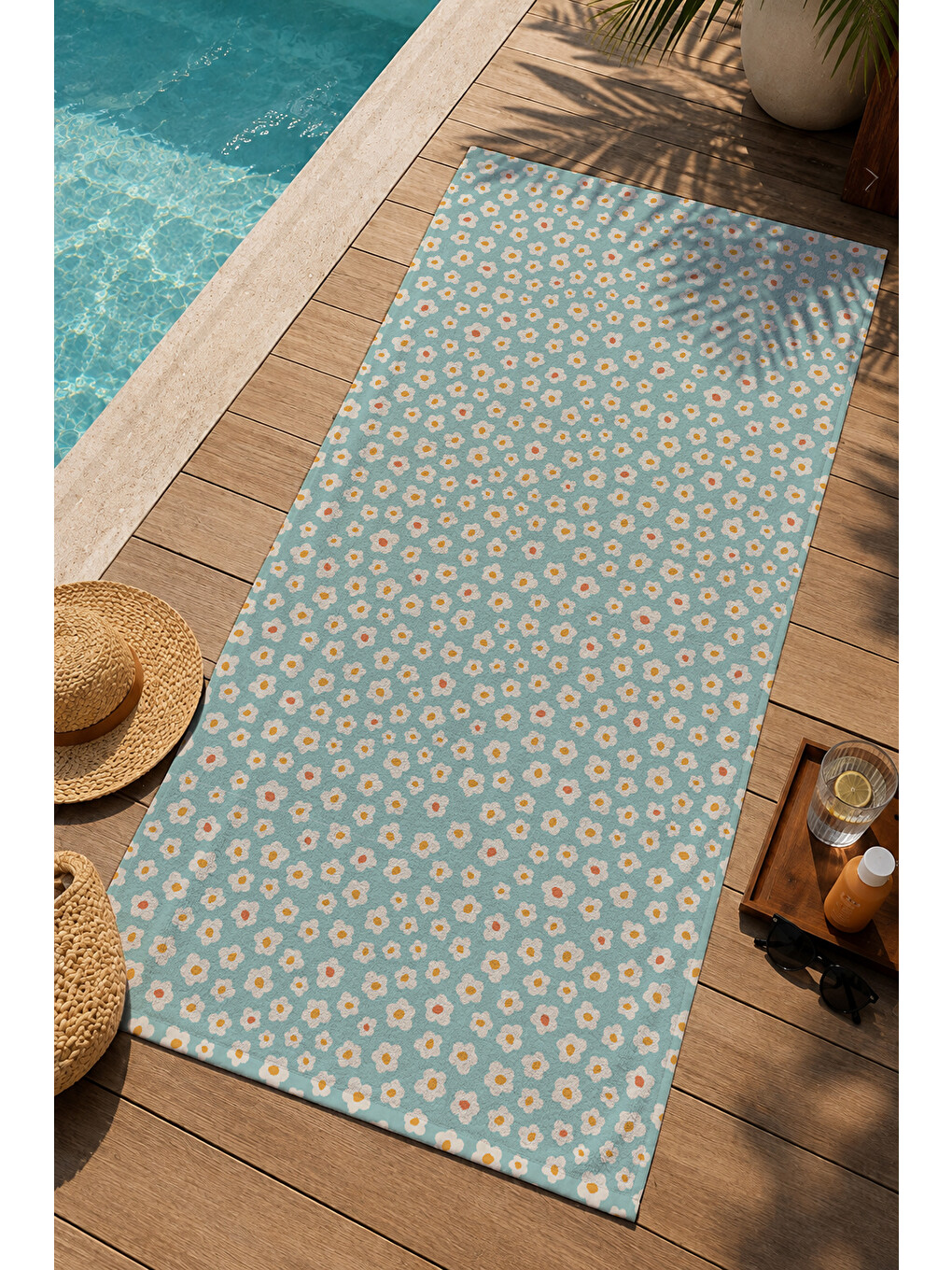 Mint Yeşili Minik Papatya Desenli 70x150 Cm Dijital Baskılı Plaj Ve Banyo Havlusu-2