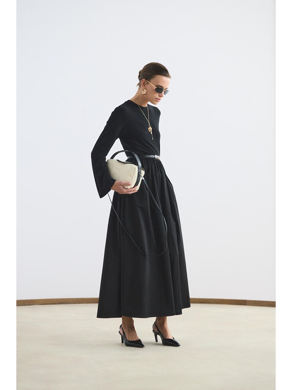 Bej Kanvas Deri Detaylı Kapaklı Çanta Ekru-4