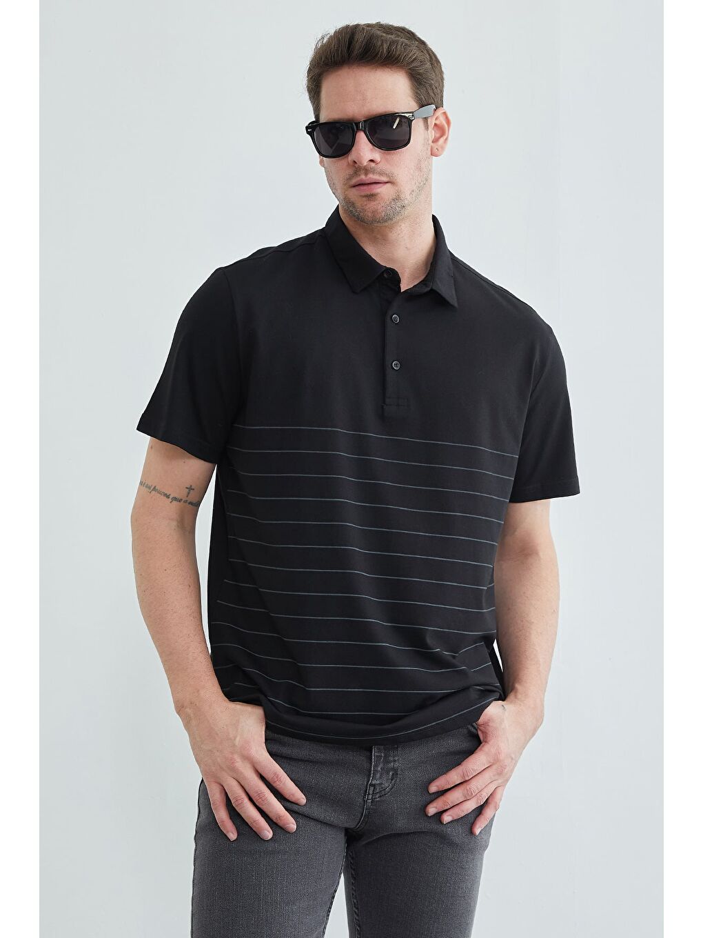 Siyah Çizgili Düğmeli Polo Yaka Tişört-2