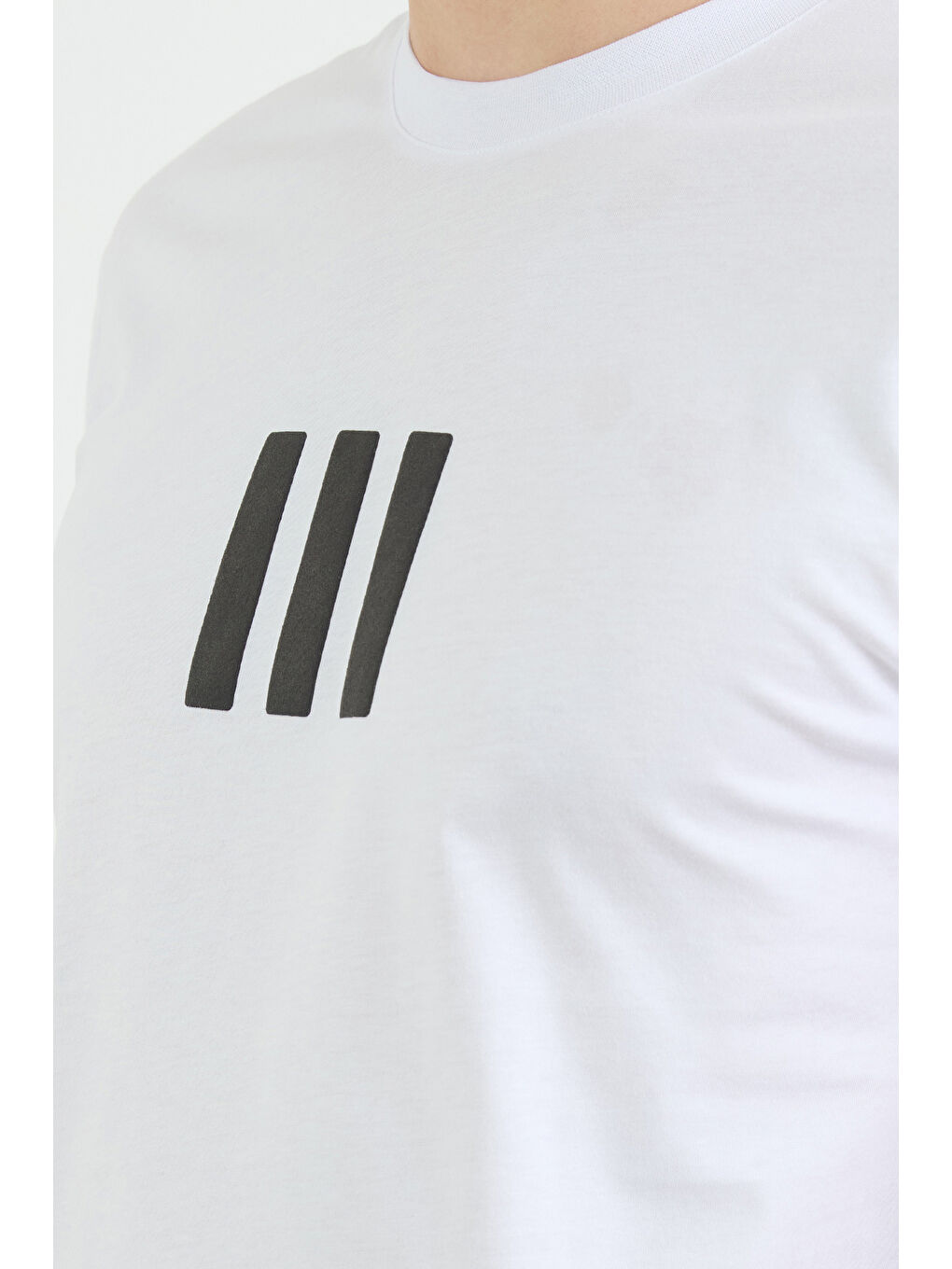 Beyaz Baskılı Bisiklet Yaka Tişört-4