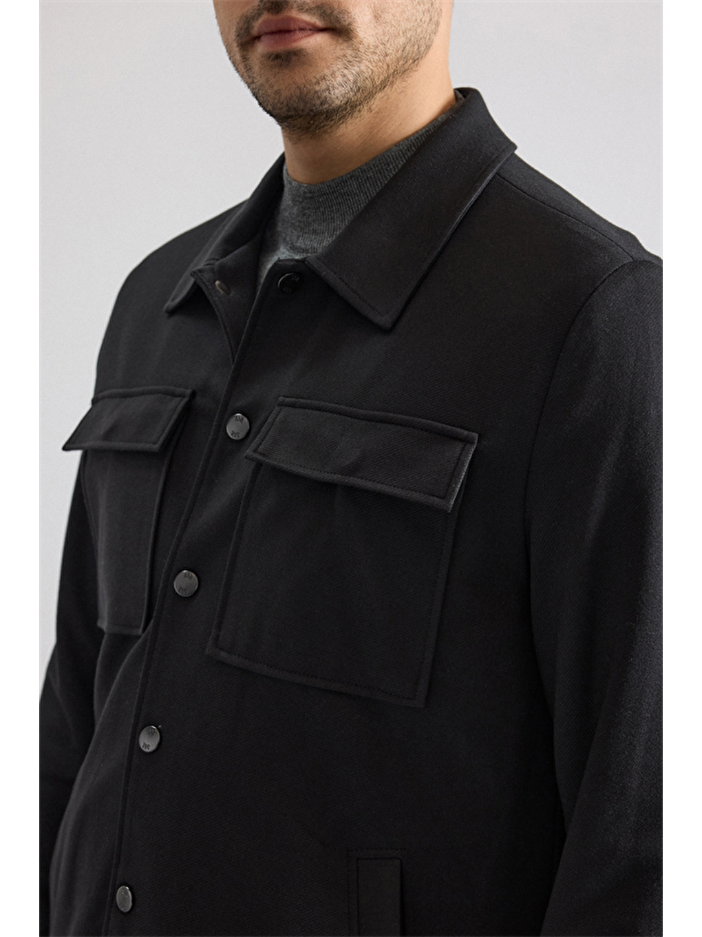 Siyah Regular Klasik Yaka Kapaklı Cep Mont-1