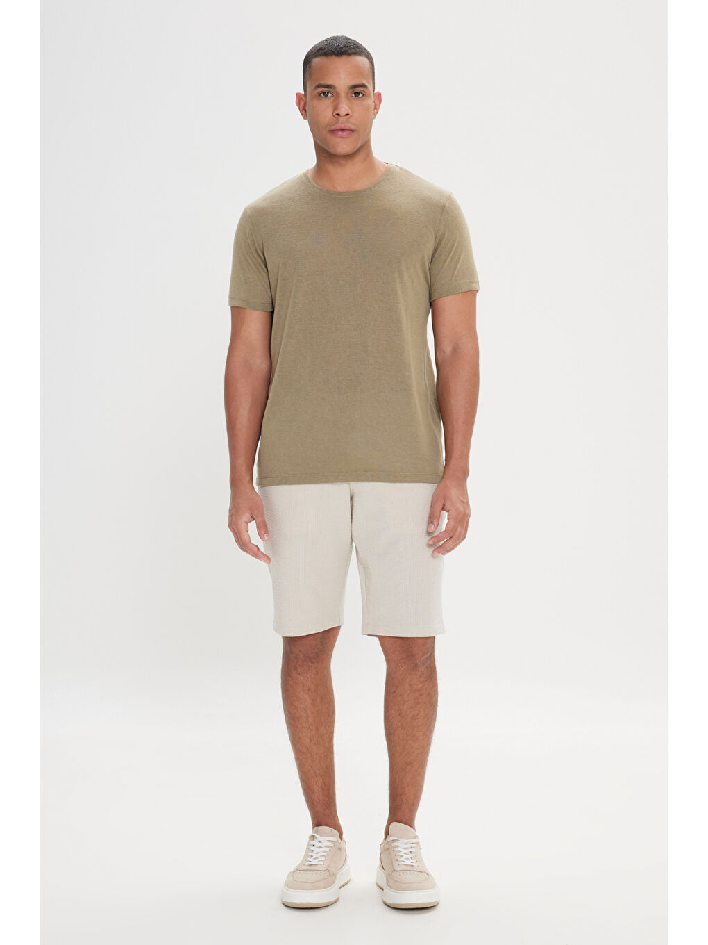 Erkek Haki Slim Fit Dar Kesim Bisiklet Yaka Kısa Kollu Keten Görünümlü Tişört-1