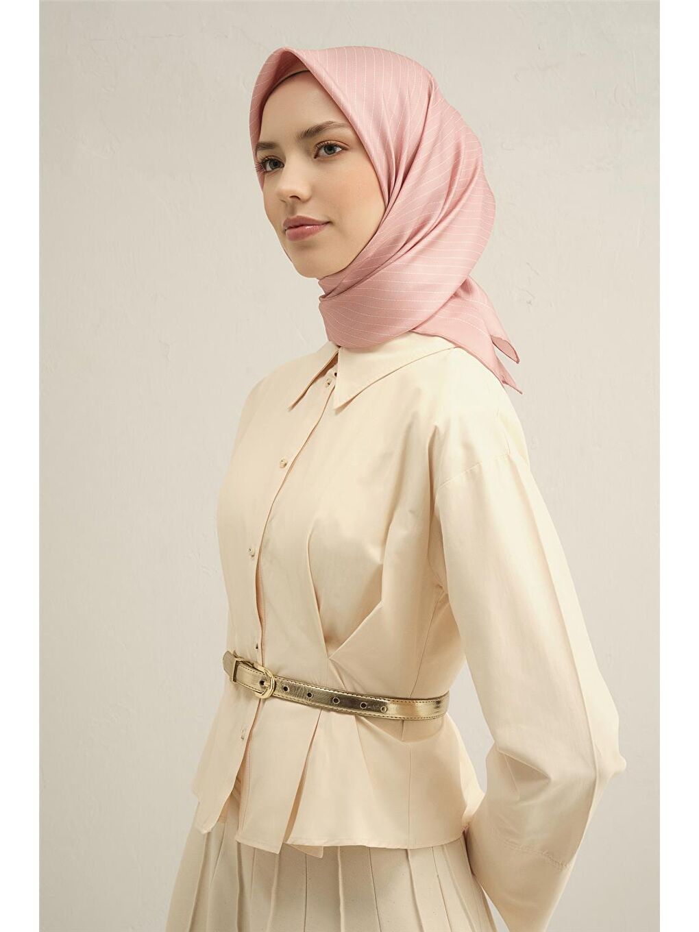 Pembe Geometrik Desenli Saf İpek Sura Eşarp 9348 01-1