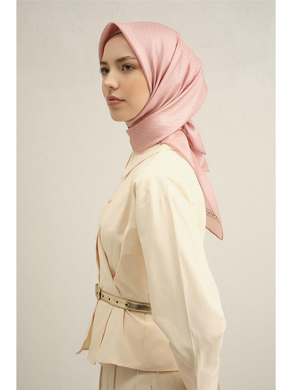 Pembe Geometrik Desenli Saf İpek Sura Eşarp 9348 01-2