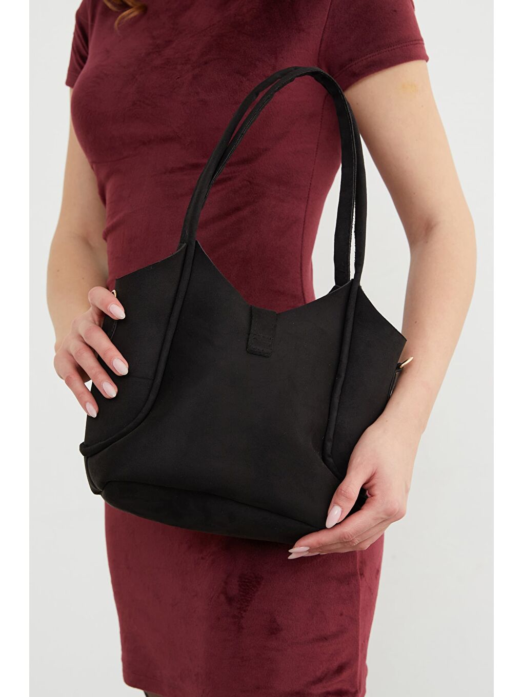 Siyah Suni Deri Fermuarlı Yavrulu Kol Çantası-2