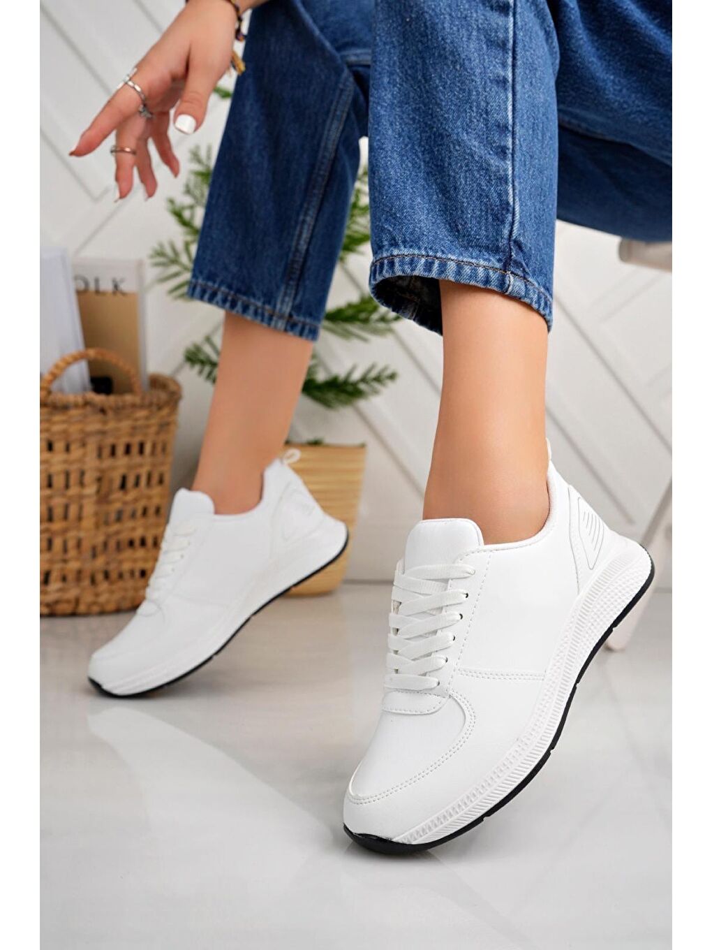 Beyaz Ayta Hafif Rahat Taban Kadın Sneaker