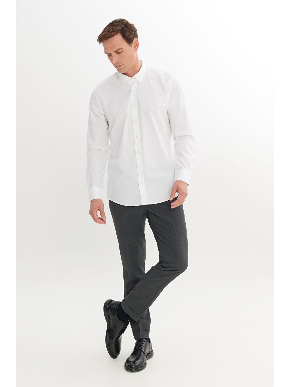Erkek Beyaz %100 Pamuk Tailored Slim Fit Dar Kesim Düğmeli Yaka Gömlek-1