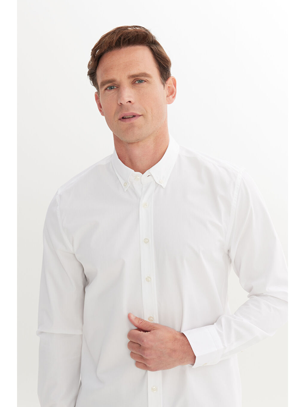 Erkek Beyaz %100 Pamuk Tailored Slim Fit Dar Kesim Düğmeli Yaka Gömlek-3