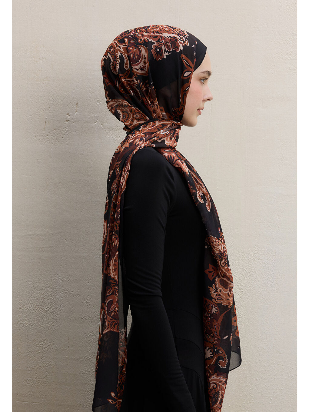 Wıld Flora Desen İpek Krep Şal Siyah-3