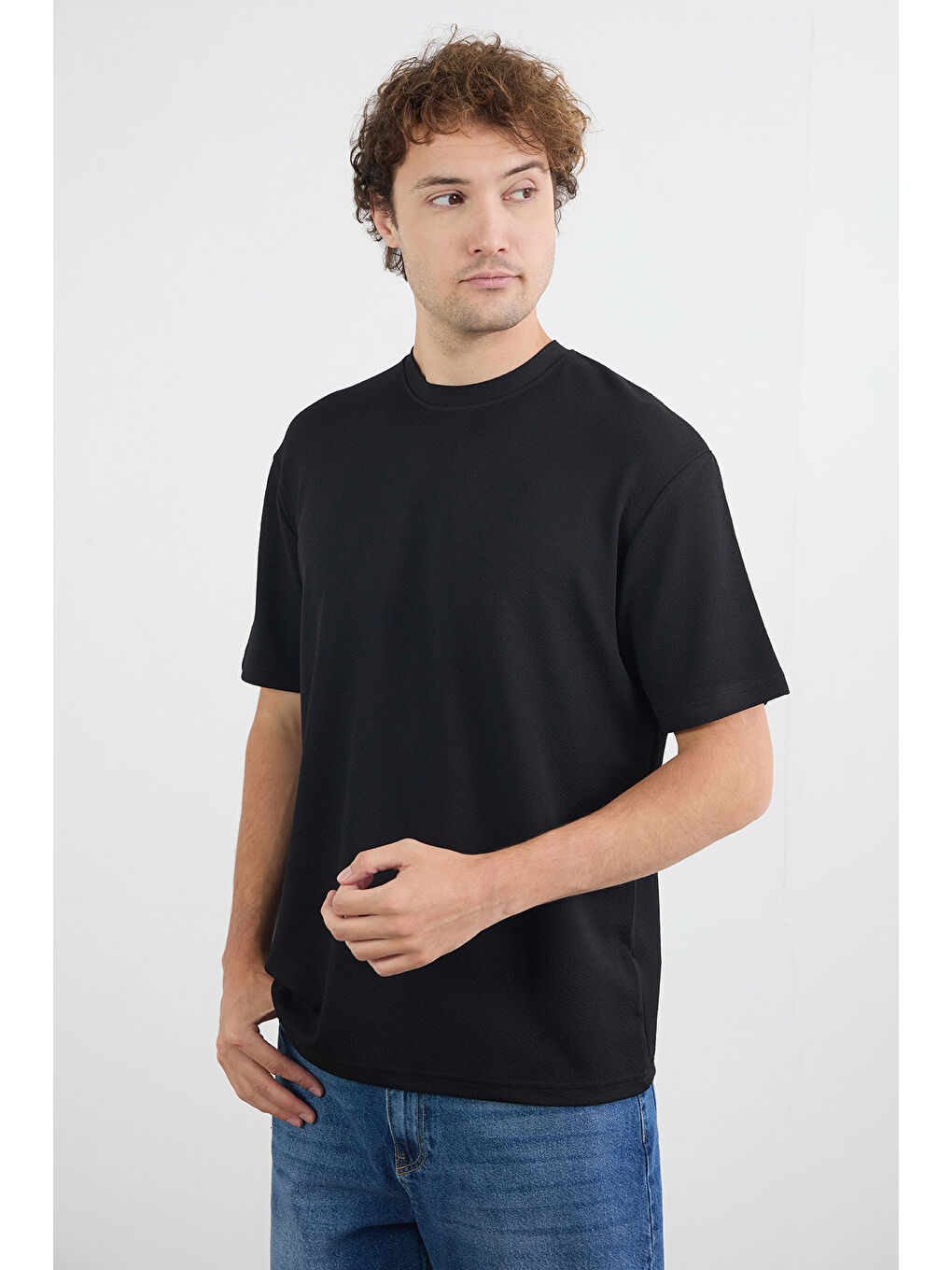 Siyah Basic Jakarlı Bisiklet Yaka Tişört-1