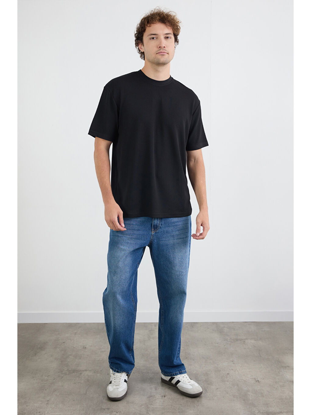 Siyah Basic Jakarlı Bisiklet Yaka Tişört-2