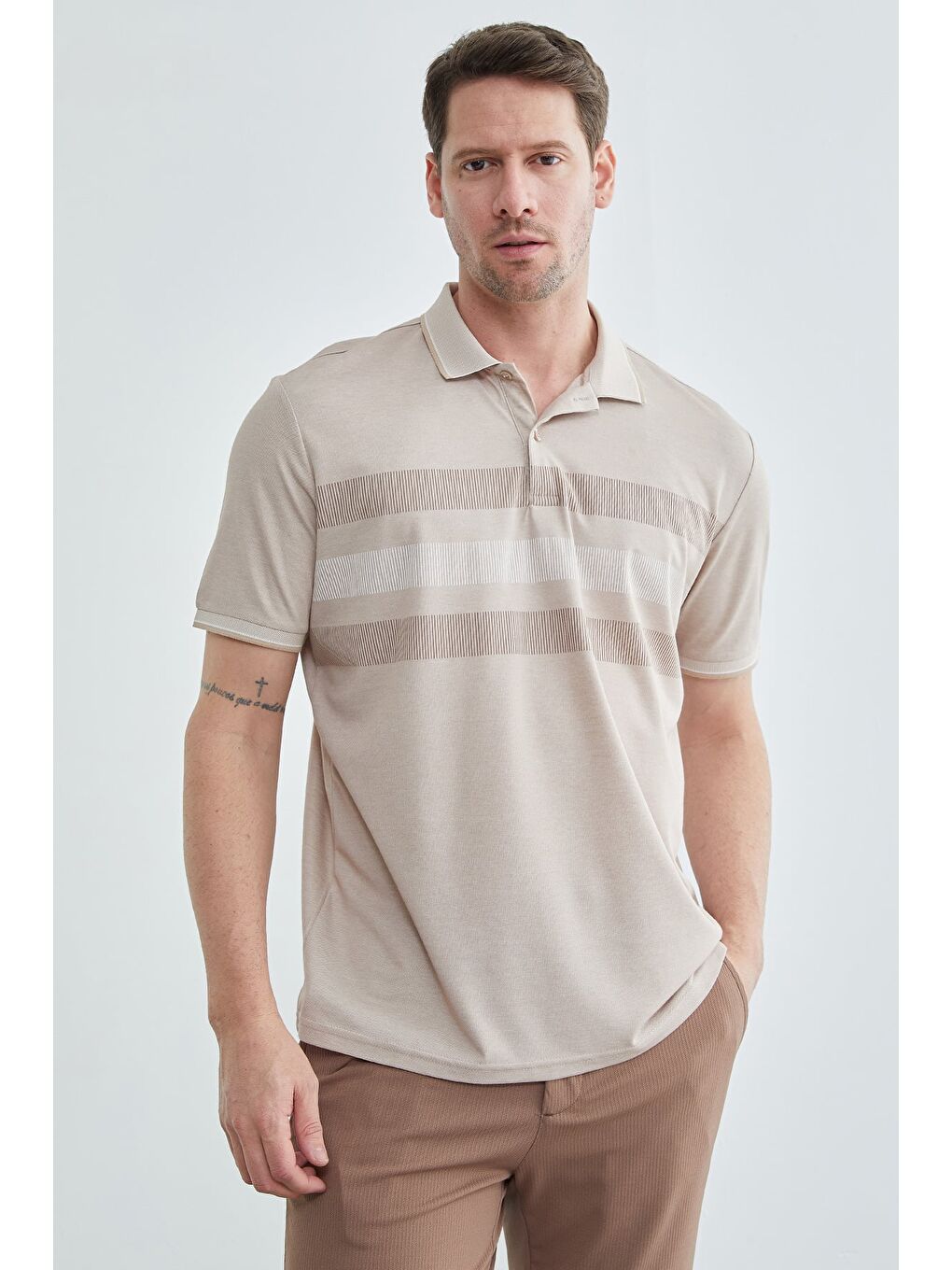 Bej Şeritli Düğmeli Polo Yaka Tişört-1