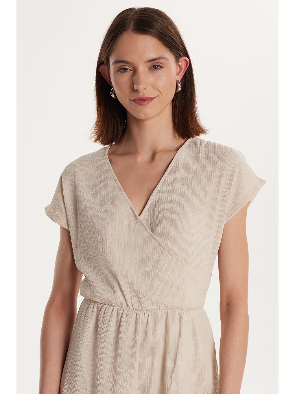 Bej Kadın Regular Fit Kısa Kollu V Yaka Taş Rengi Tulum-1