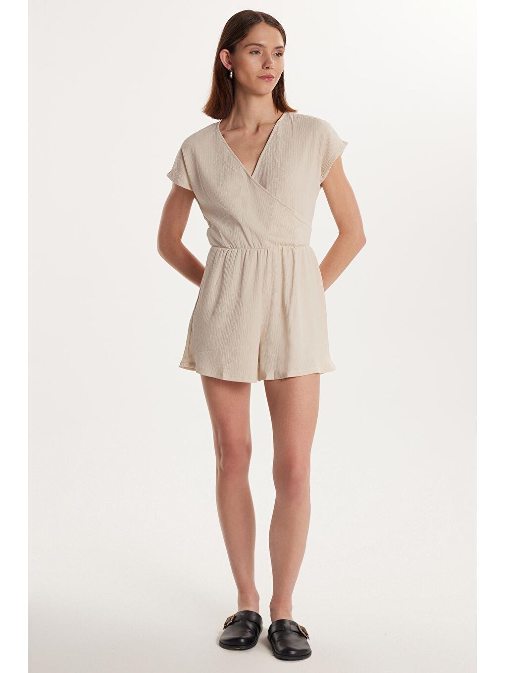 Bej Kadın Regular Fit Kısa Kollu V Yaka Taş Rengi Tulum-3