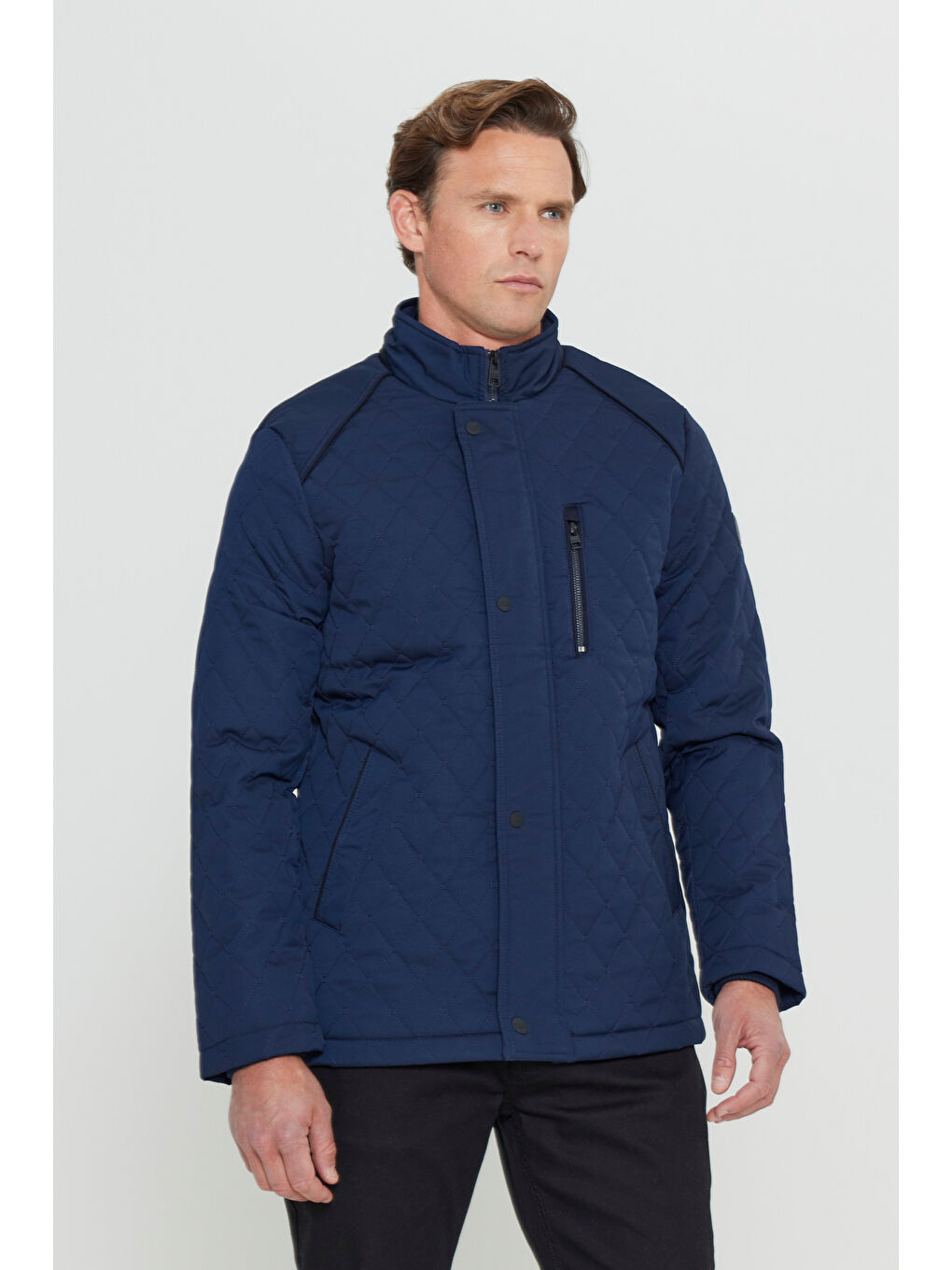 Erkek Lacivert Standart Fit Normal Kesim Dik Yaka Kapitone Desenli Çıtçıtlı Yan Cepli Overcoat