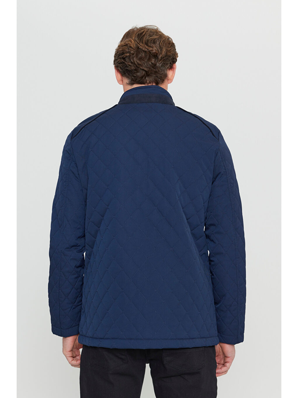 Erkek Lacivert Standart Fit Normal Kesim Dik Yaka Kapitone Desenli Çıtçıtlı Yan Cepli Overcoat-4