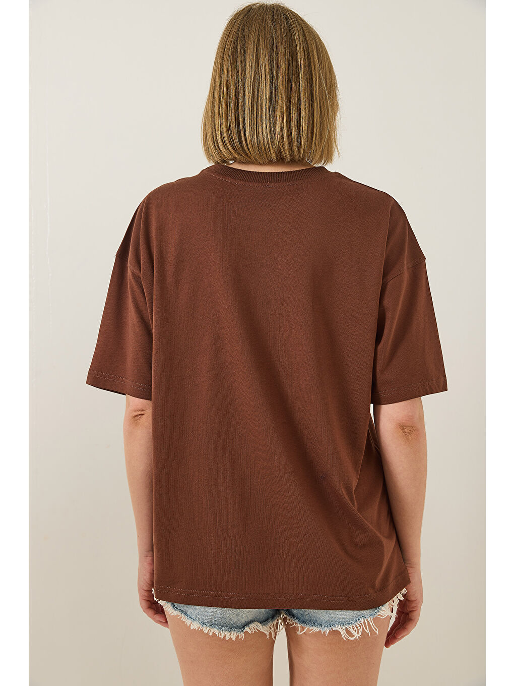 Kahverengi Kadın % Organik Pamuk Relaxed Fit Yırtmaçlı Yuvarlak Yakalı T-Shirt-5