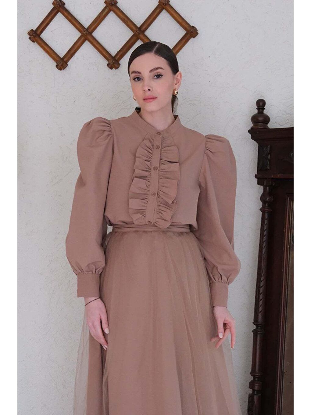 Bej Sütlü Kahve Tütülü Etek & Karamel Fırfırlı Crop Gömlek Takım-5