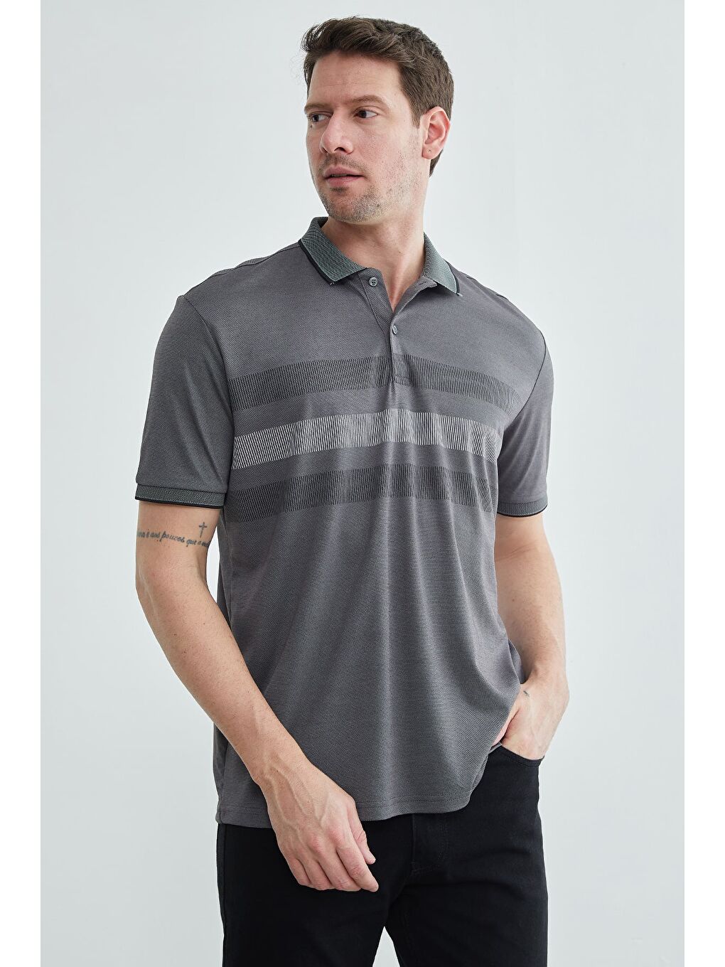 Gri Şeritli Düğmeli Polo Yaka Tişört-4