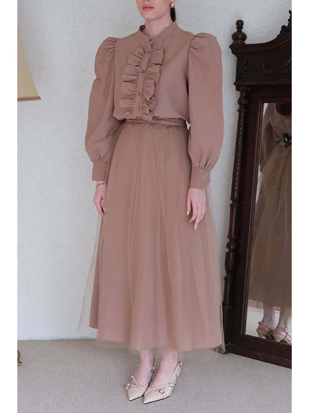 Bej Sütlü Kahve Tütülü Etek & Karamel Fırfırlı Crop Gömlek Takım-6