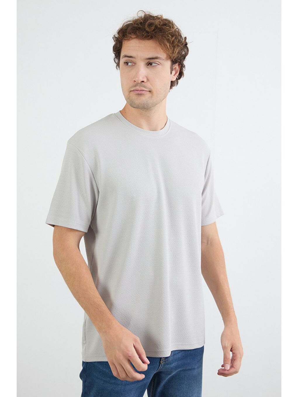 Gri Basic Jakarlı Bisiklet Yaka Tişört