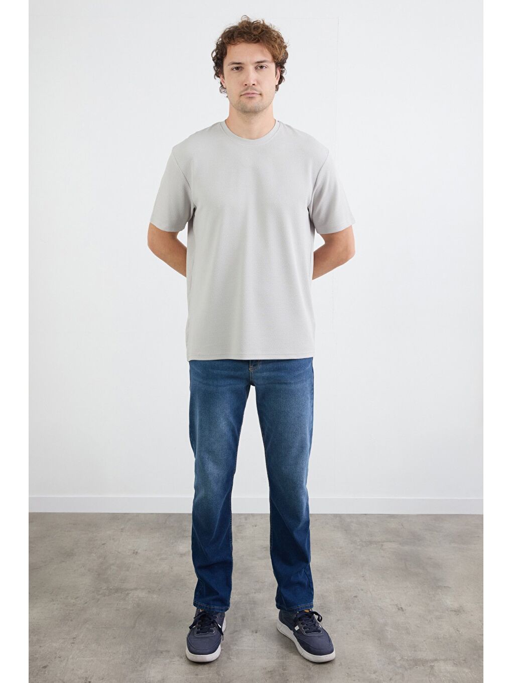 Gri Basic Jakarlı Bisiklet Yaka Tişört-2