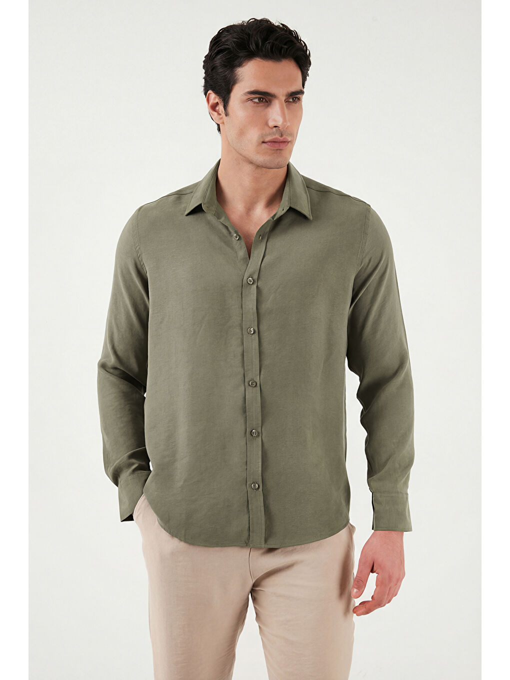 Haki Regular Fit Klasik Yaka Uzun Kollu Gömlek CF26S121640-3