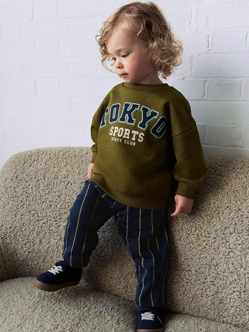 Karışık Erkek Çocuk Pamuklu Yeşil Baskılı Sweatshirt Ve Lacivert Çizgili Pantolon Takım-1