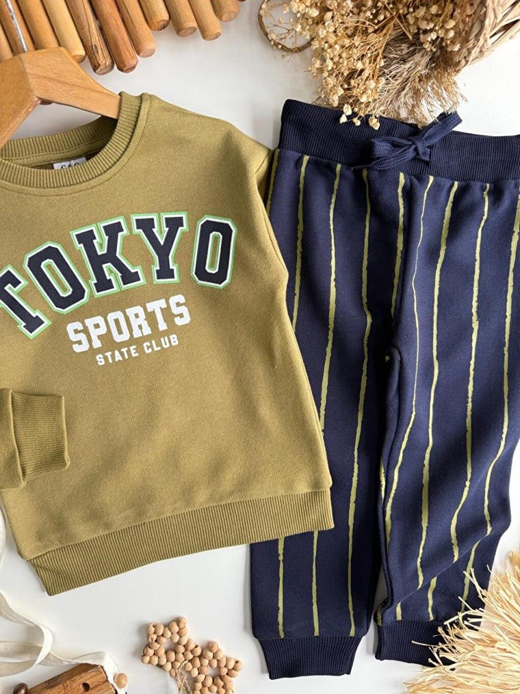 Karışık Erkek Çocuk Pamuklu Yeşil Baskılı Sweatshirt Ve Lacivert Çizgili Pantolon Takım-2